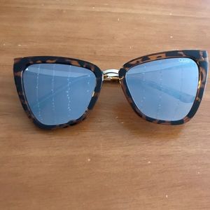 ‼️SALE‼️Quay Reina Sunglasses